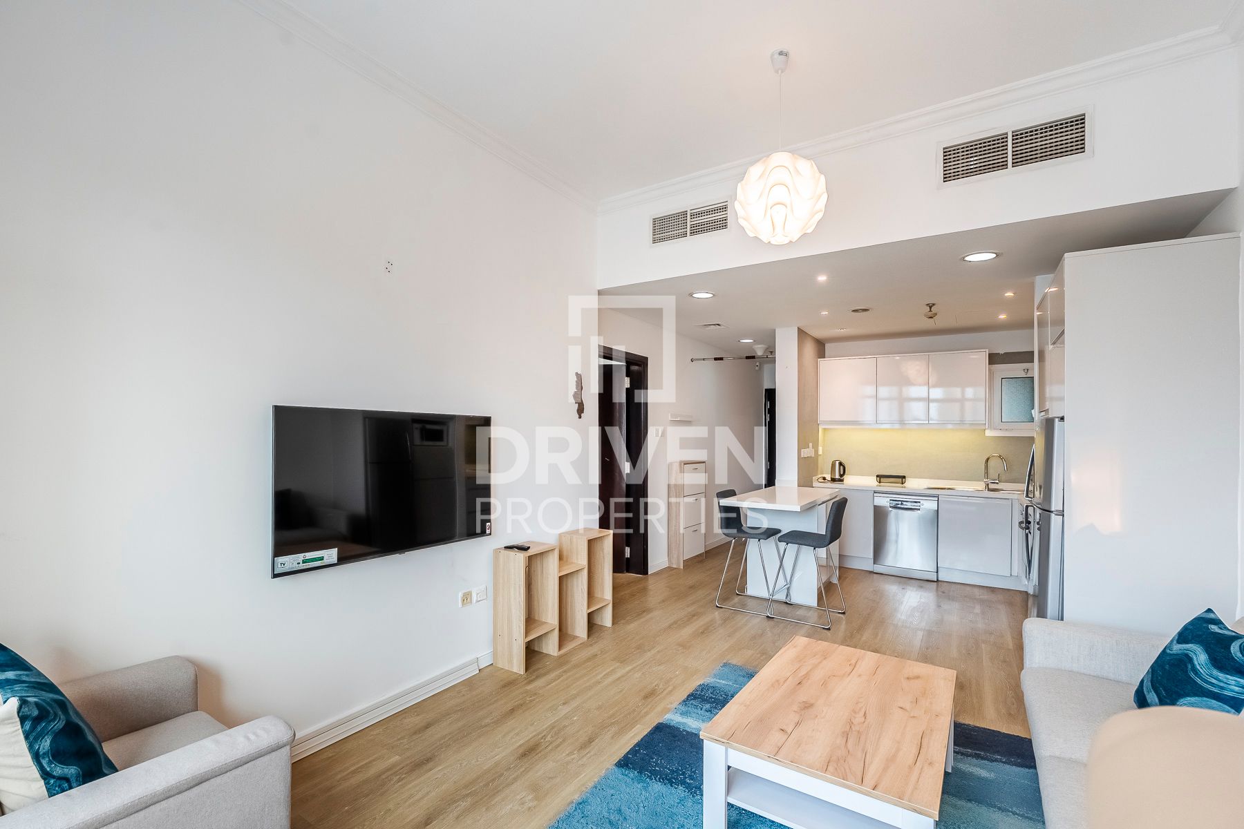 Furnished Prime Location Available 4 Cheques