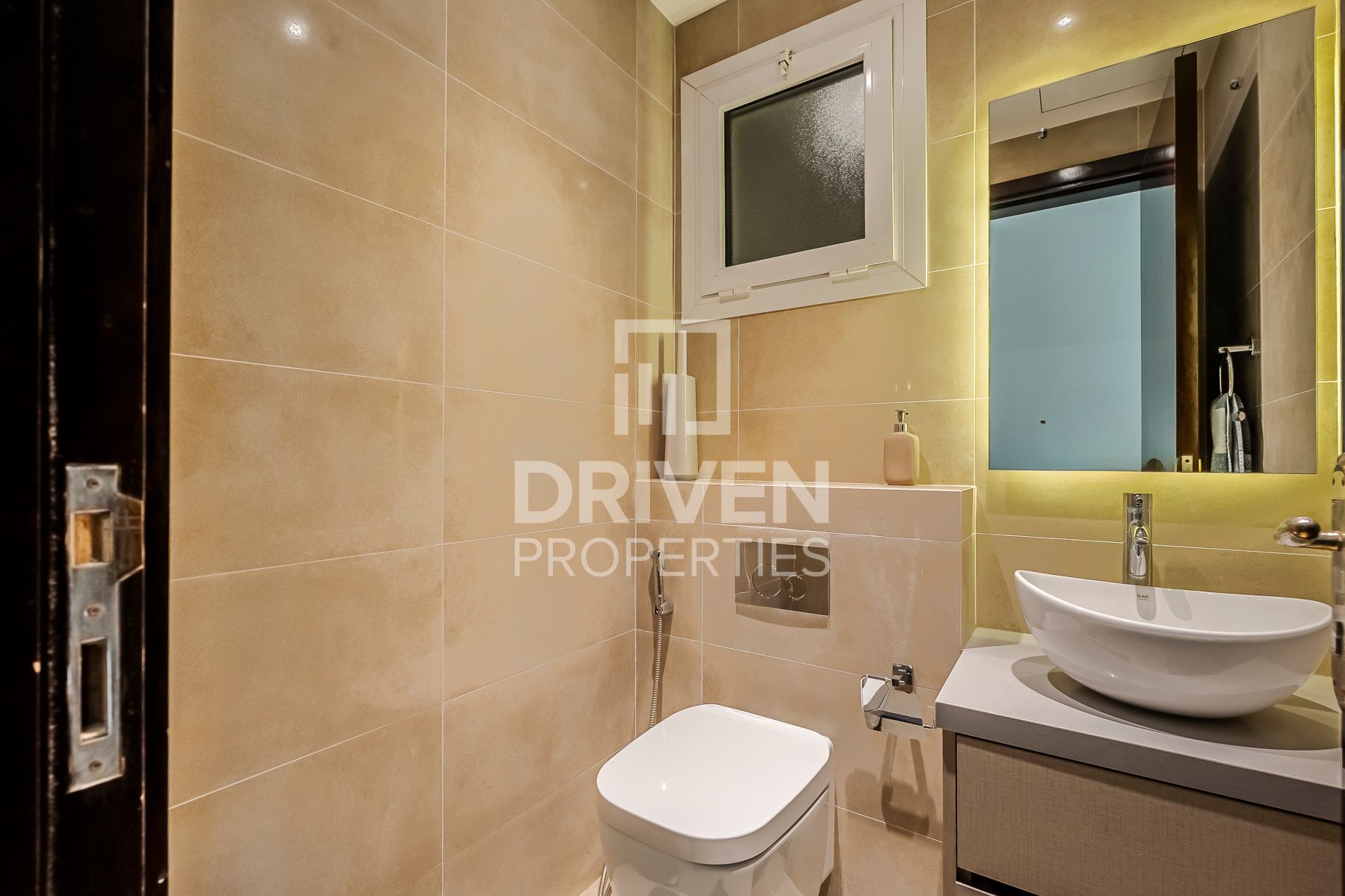 Furnished Prime Location Available 4 Cheques