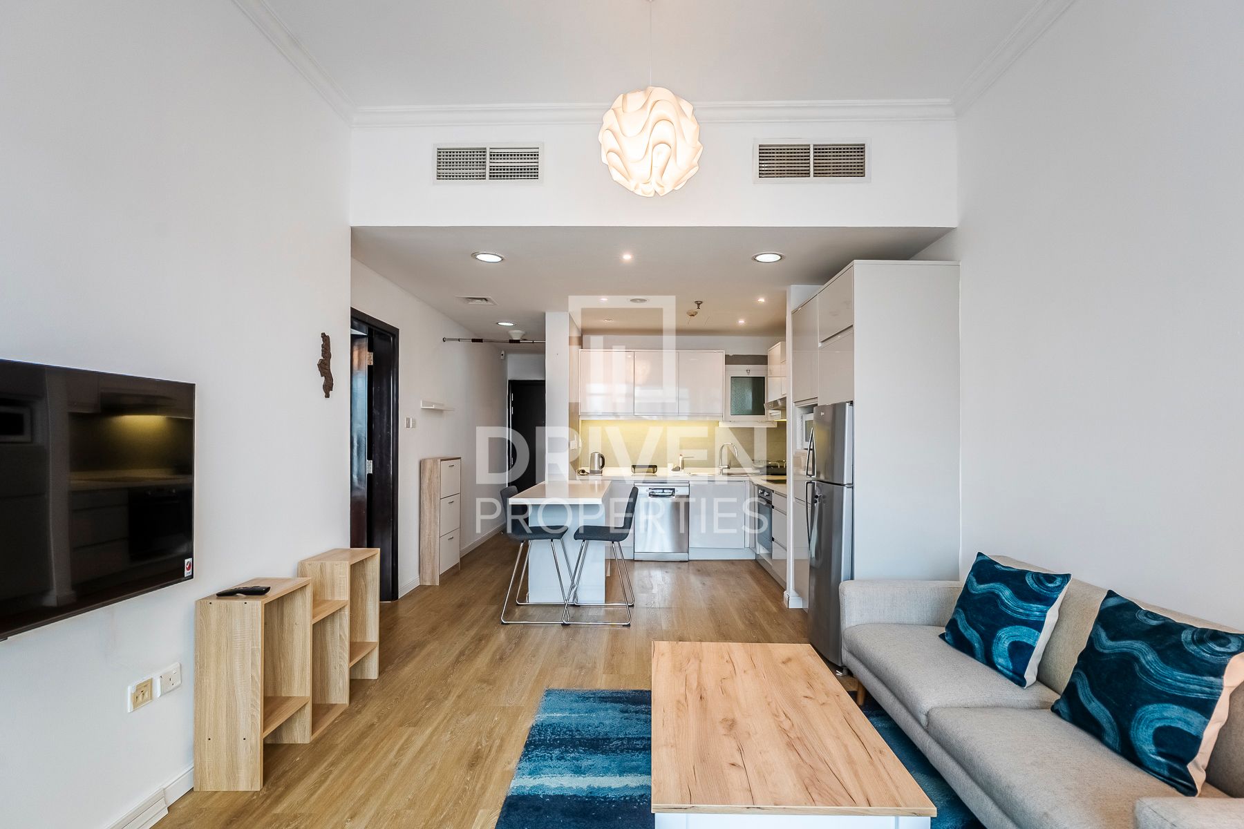 Furnished Prime Location Available 4 Cheques