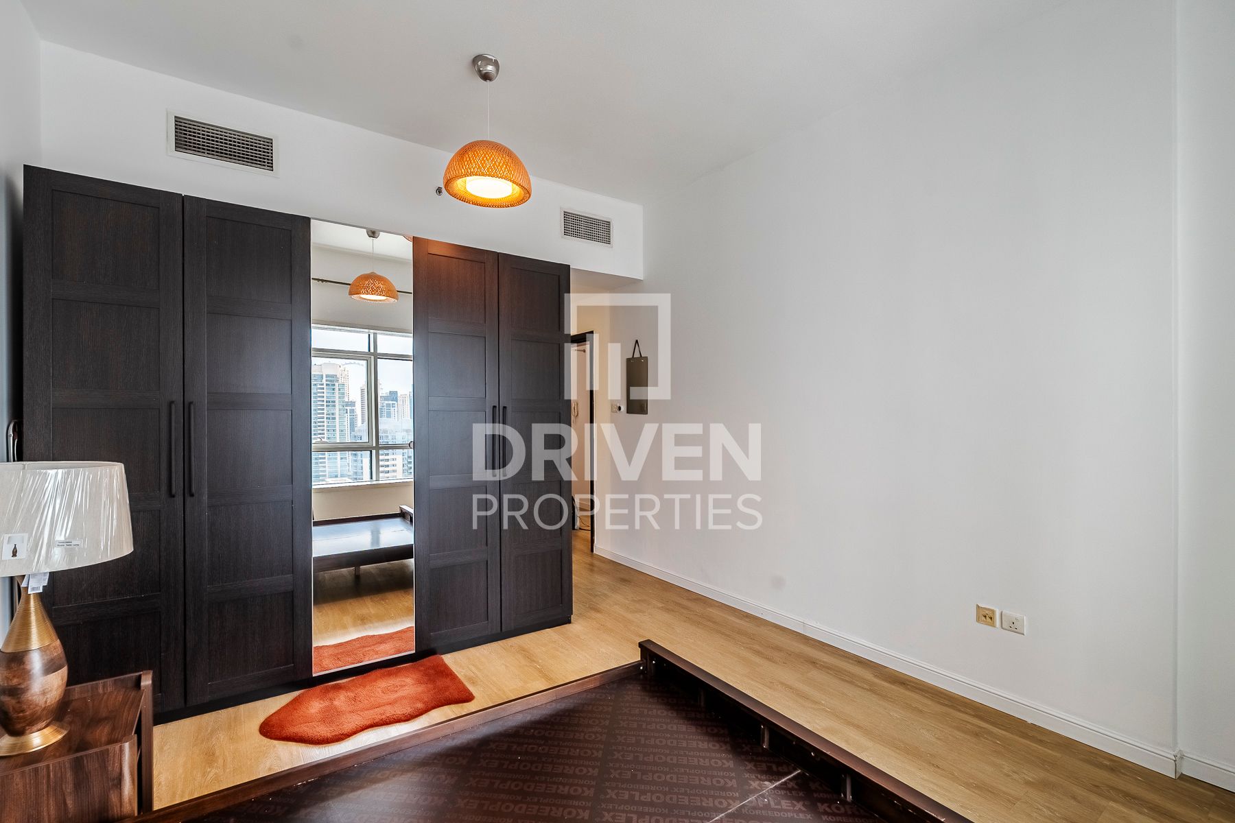 Furnished Prime Location Available 4 Cheques