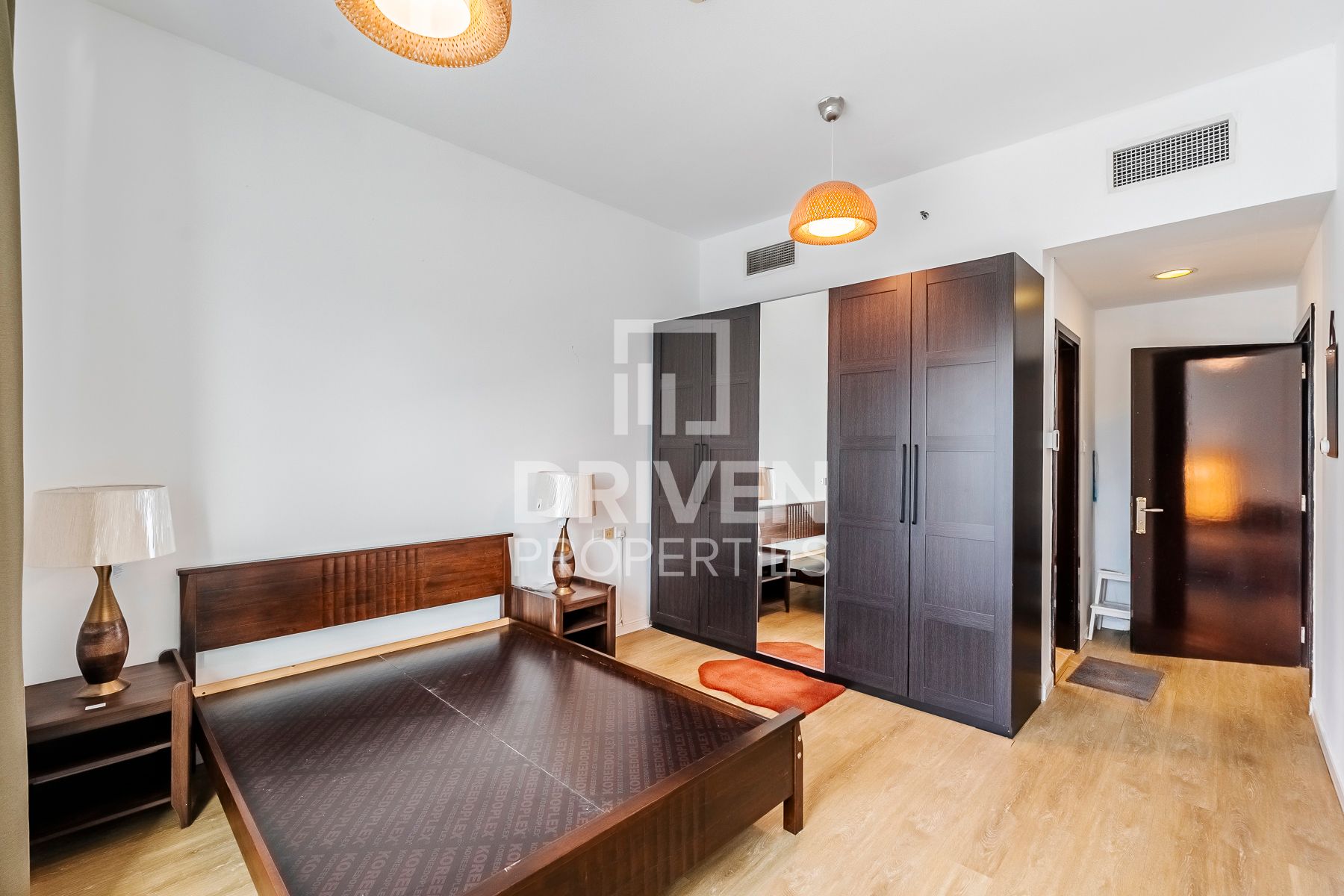 Furnished Prime Location Available 4 Cheques