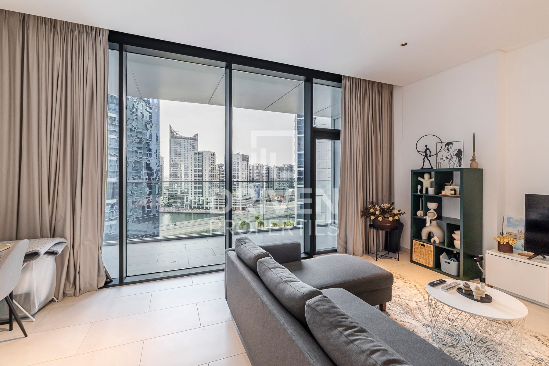 Huge Layout Studio Featuring Canal View Rented