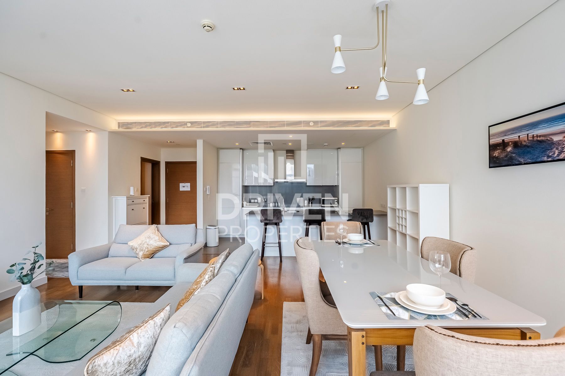 Stunning Unit with Pool View 2 Cheques Available