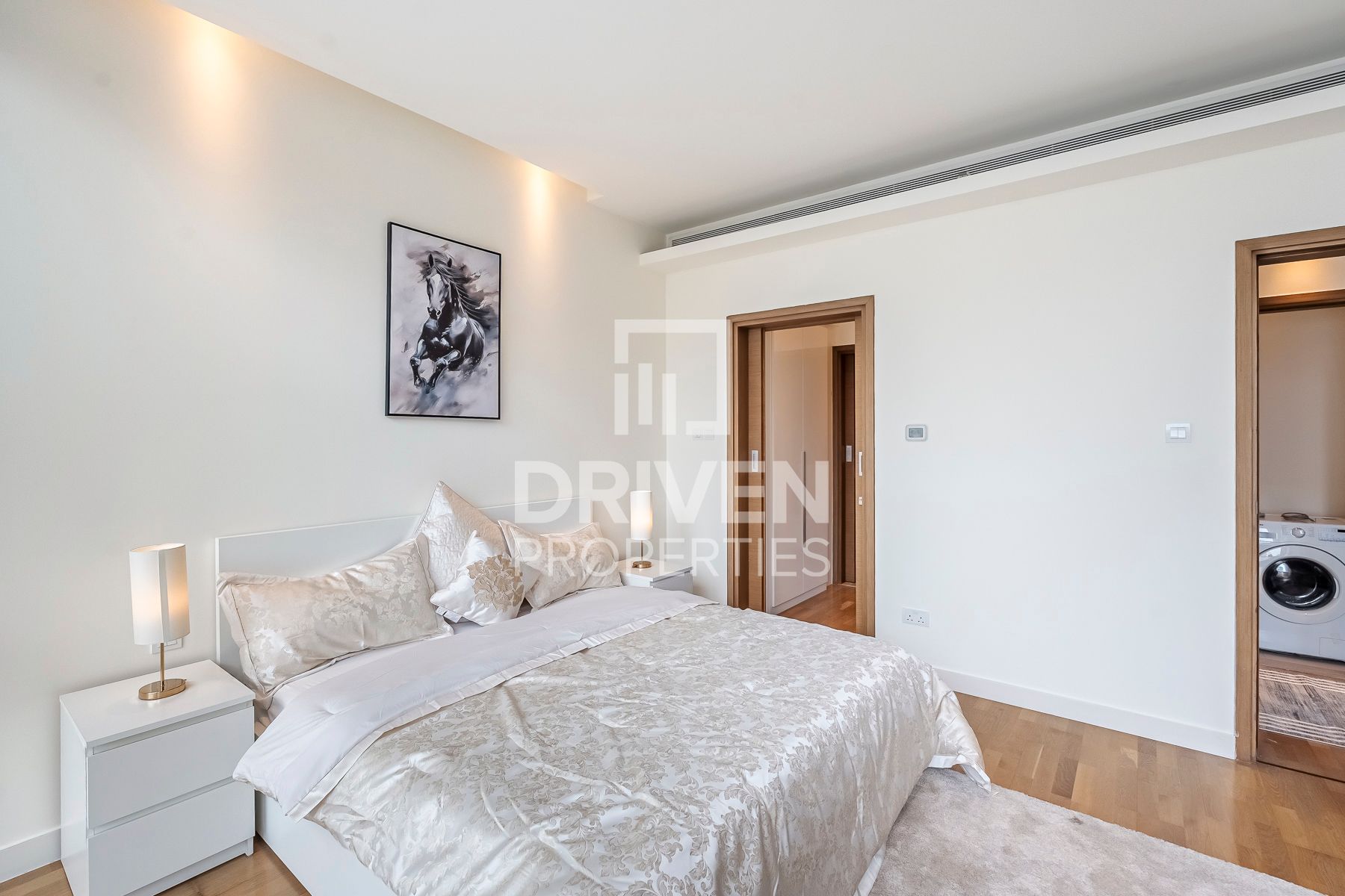 Stunning Unit with Pool View 2 Cheques Available