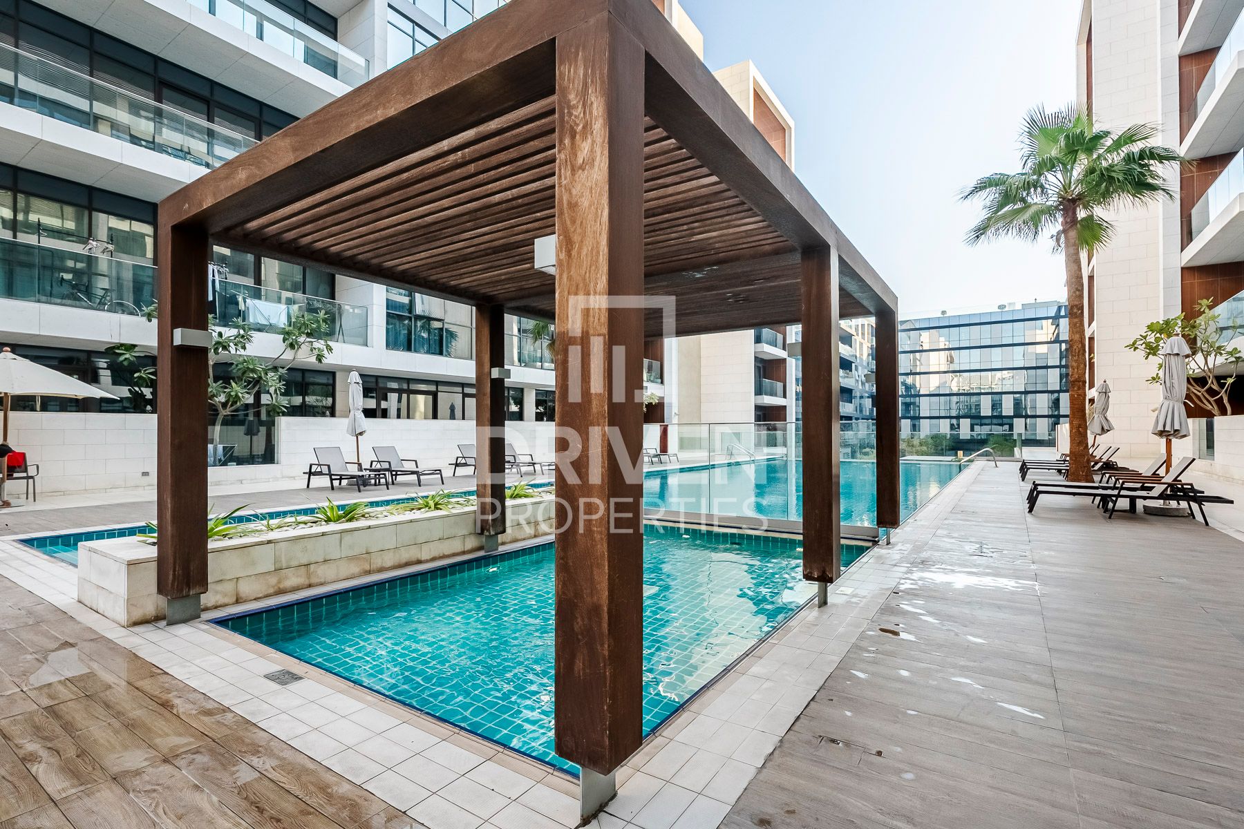 Stunning Unit with Pool View 2 Cheques Available