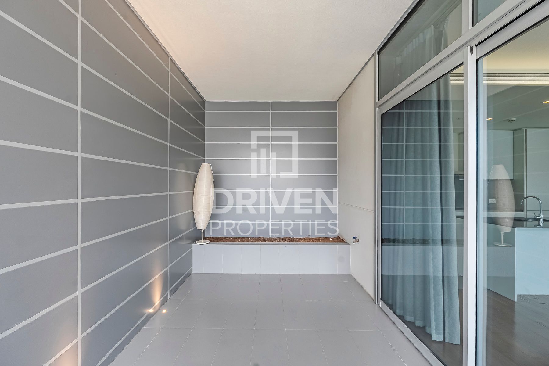 Stunning Unit with Burj Khalifa View 2 Cheques