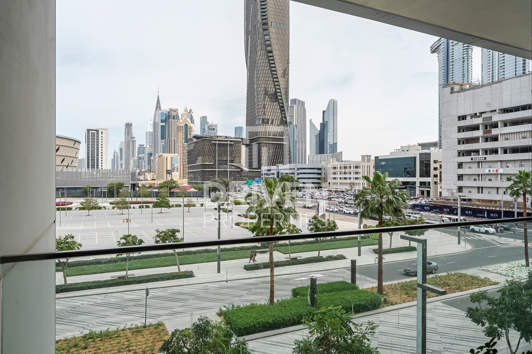 Stunning Unit with Burj Khalifa View 2 Cheques