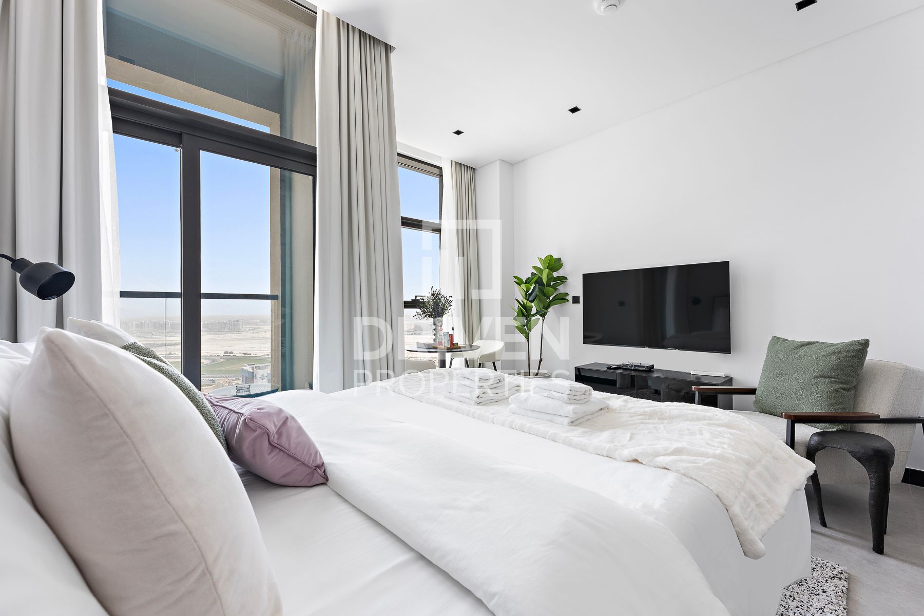 Well Maintained Studio High Floor Rented