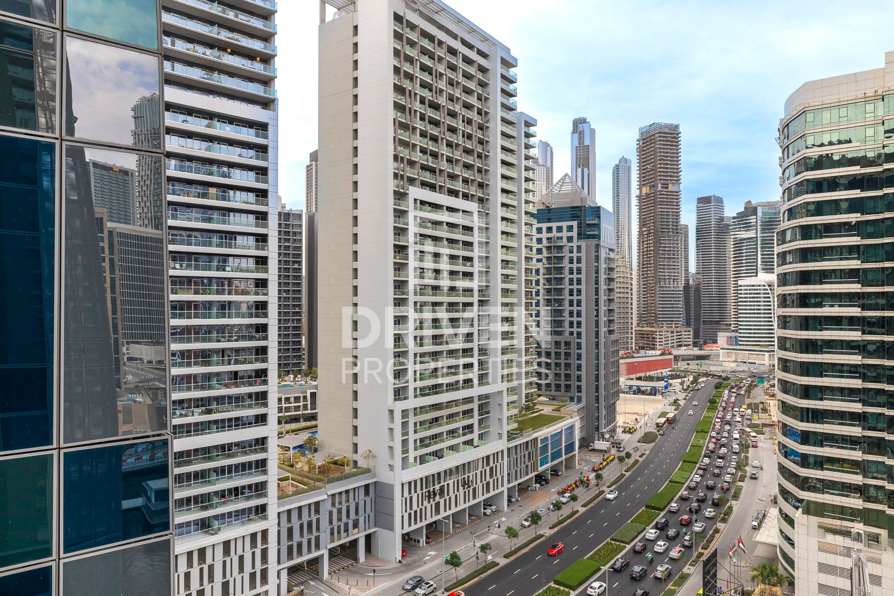 Fully Furnished and High Floor Canal View