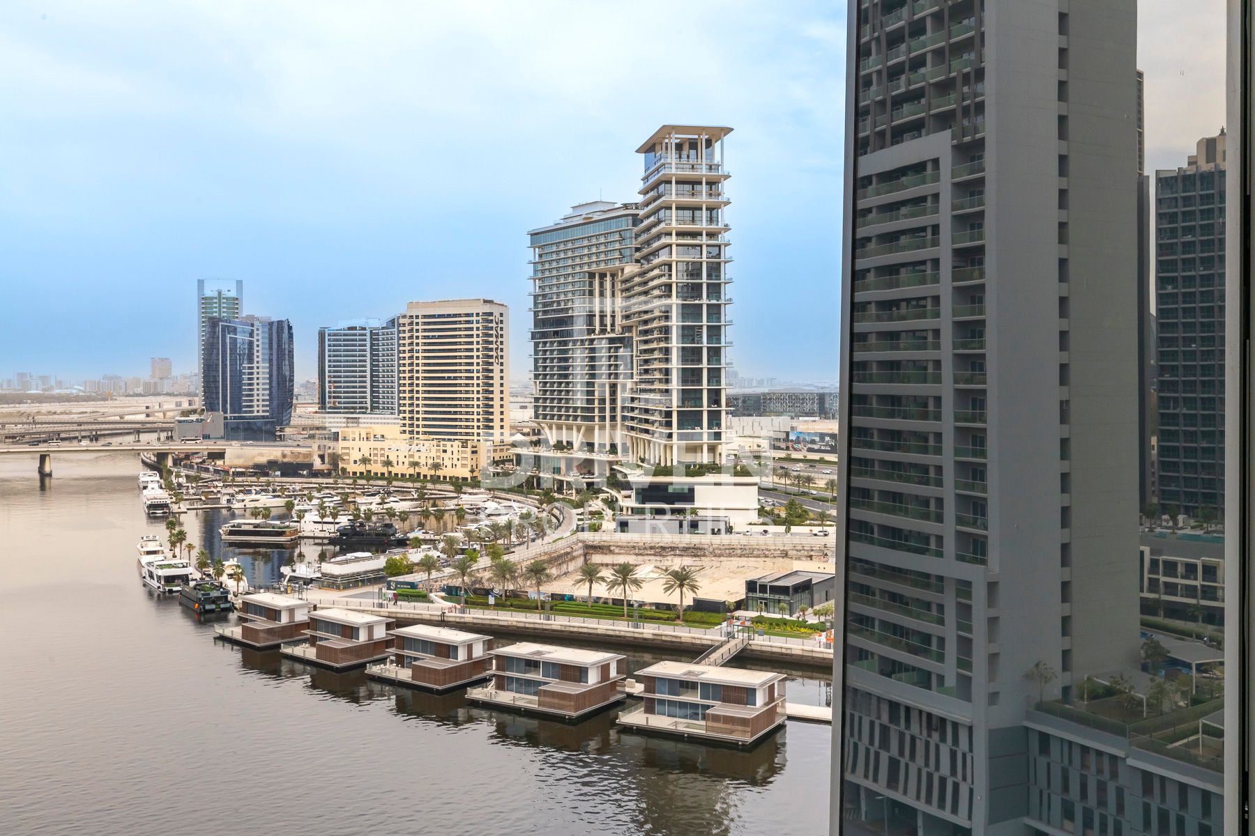 Fully Furnished and High Floor Canal View