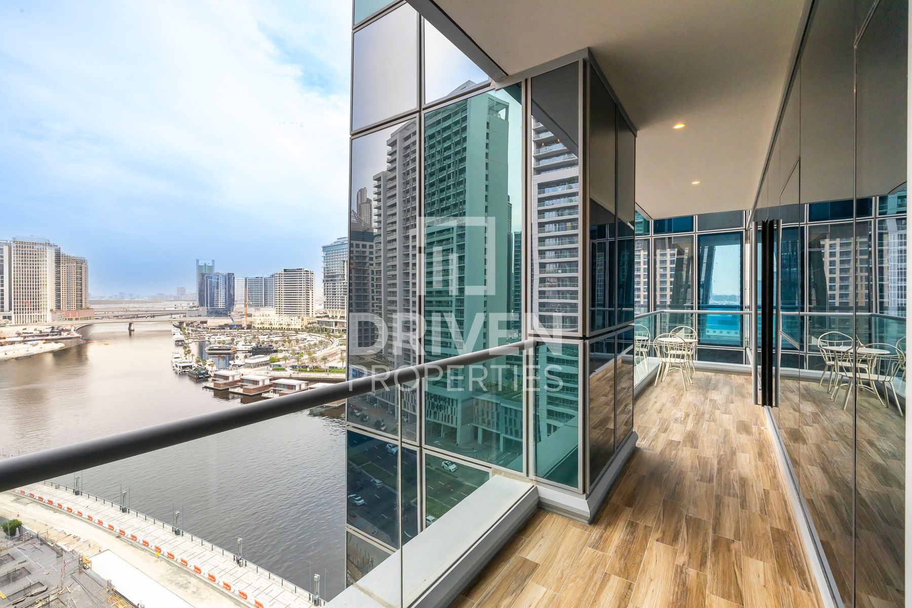 Fully Furnished and High Floor Canal View