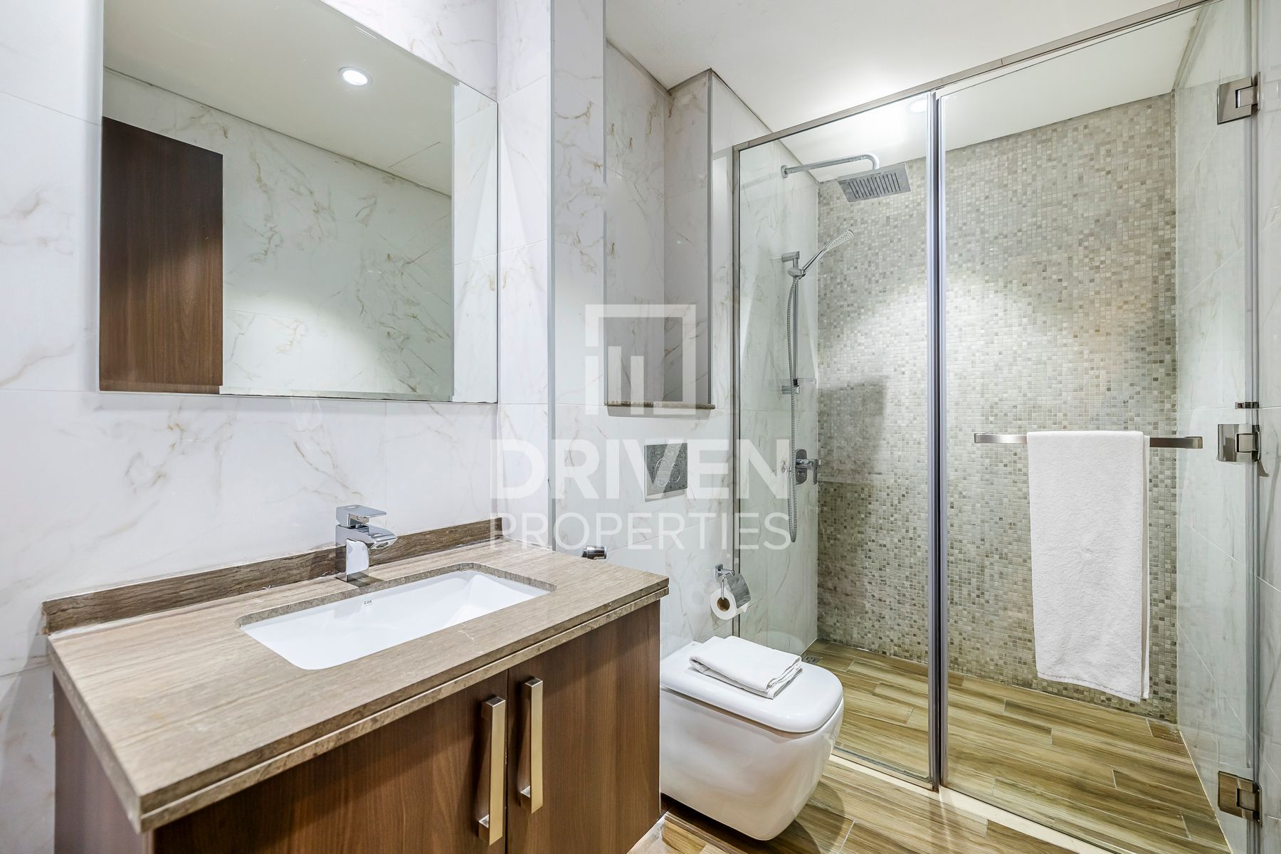 Fully Furnished and High Floor Canal View