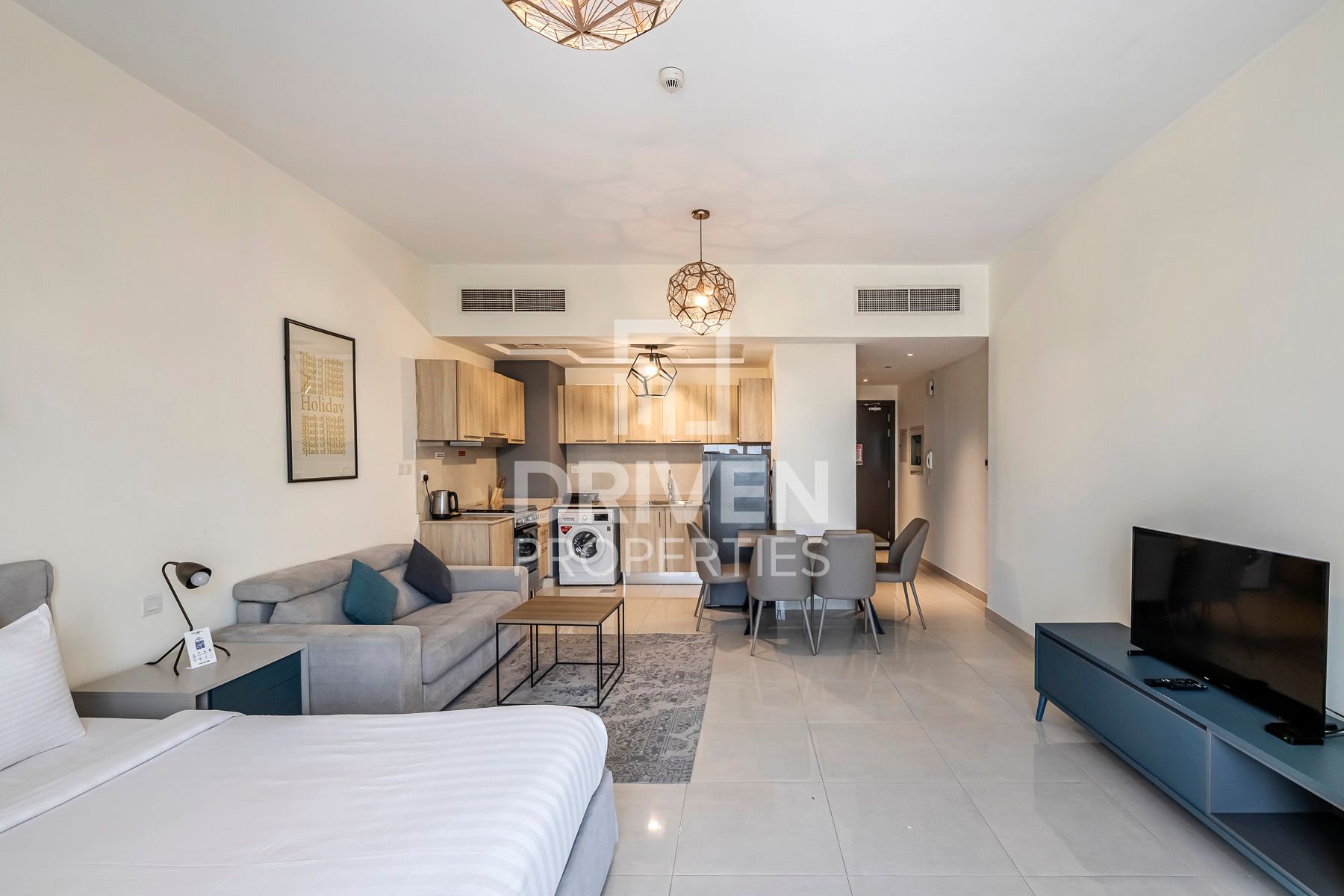 Big Layout Studio Furnished High ROI