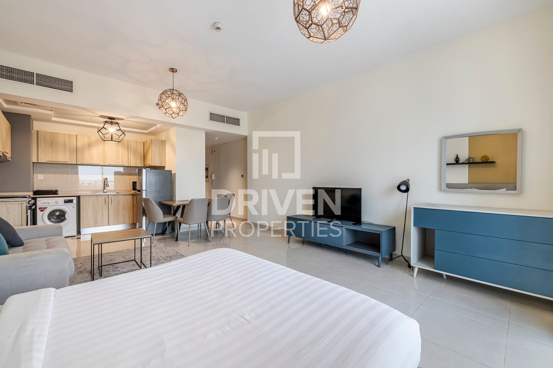 Big Layout Studio Furnished High ROI