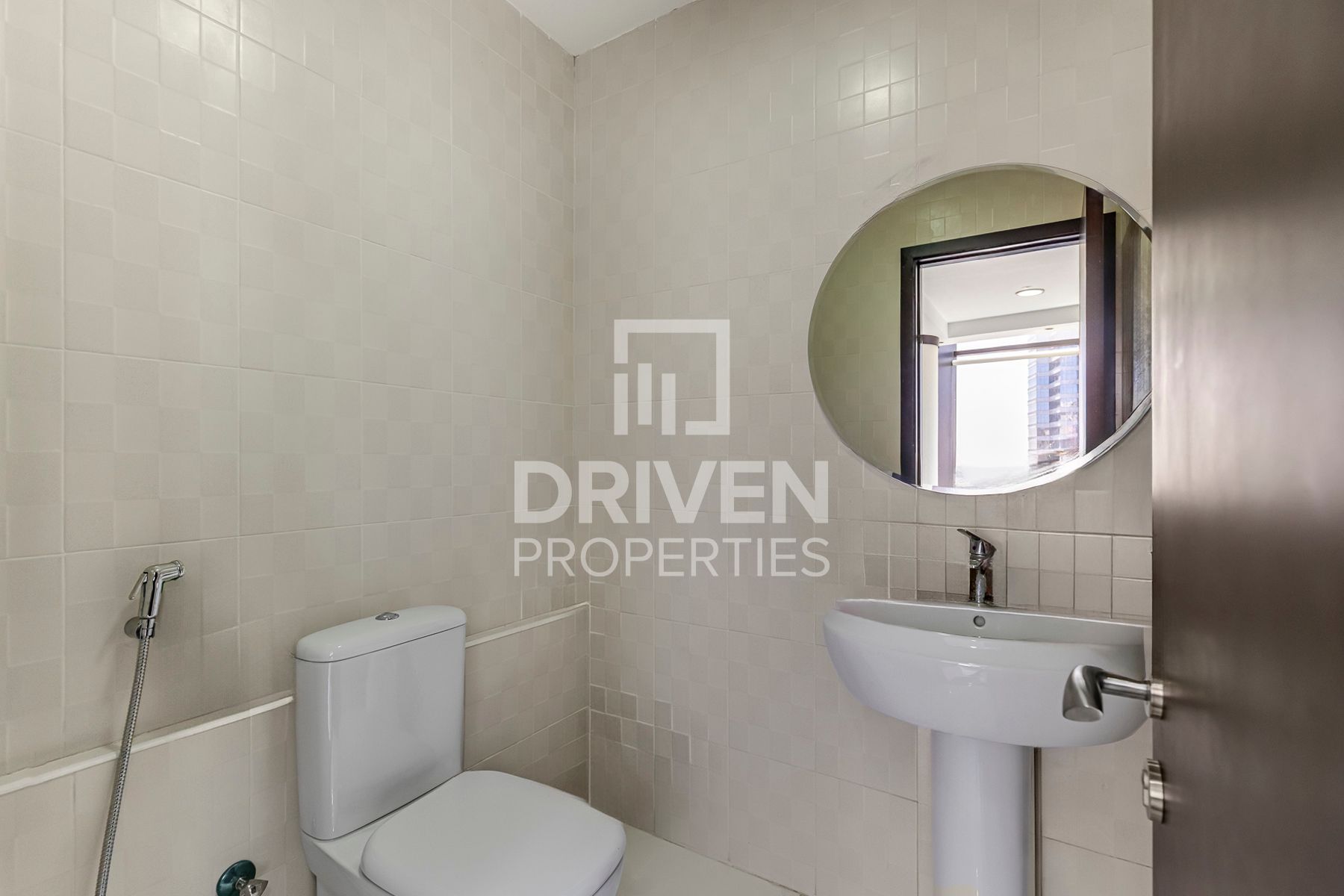 Fully Furnished Ready to move in DMCC