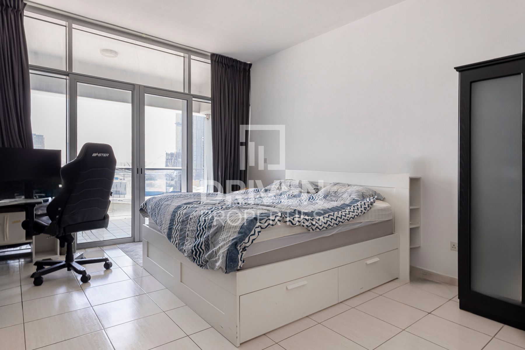 Spacious Unit Motivated Seller Canal View