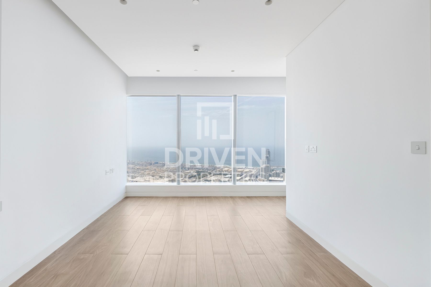 High Floor and Ready to move in Sea View
