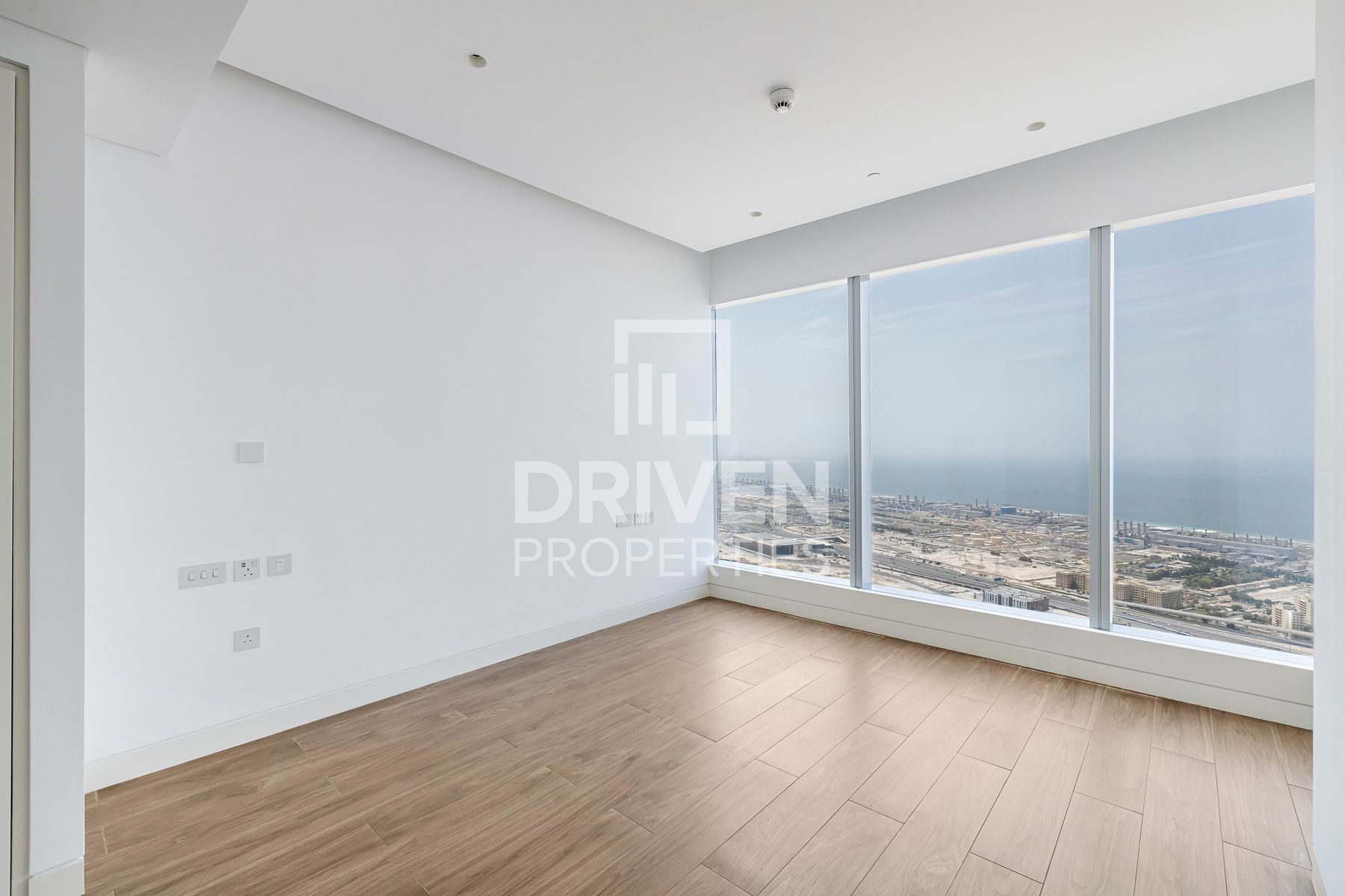 High Floor and Ready to move in Sea View