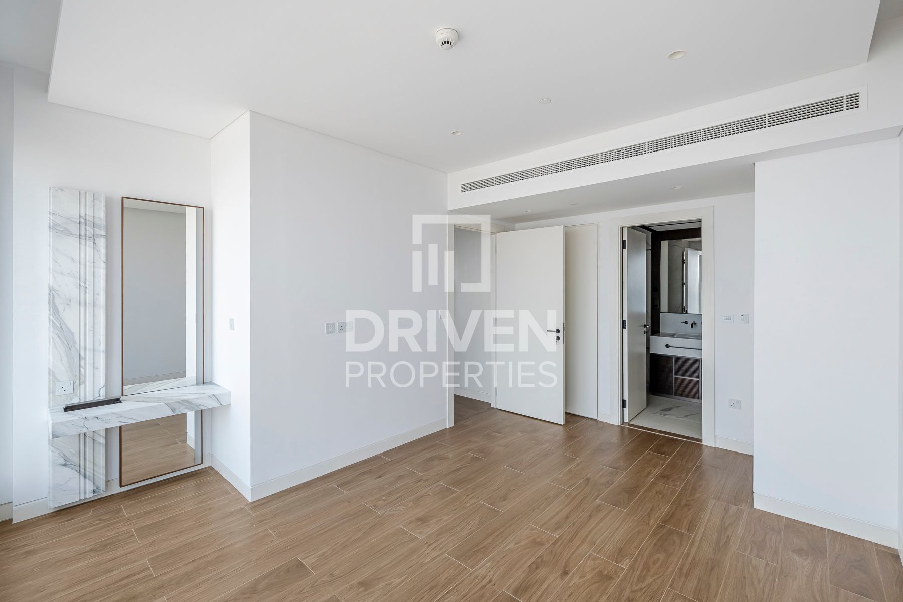 High Floor and Ready to move in Sea View