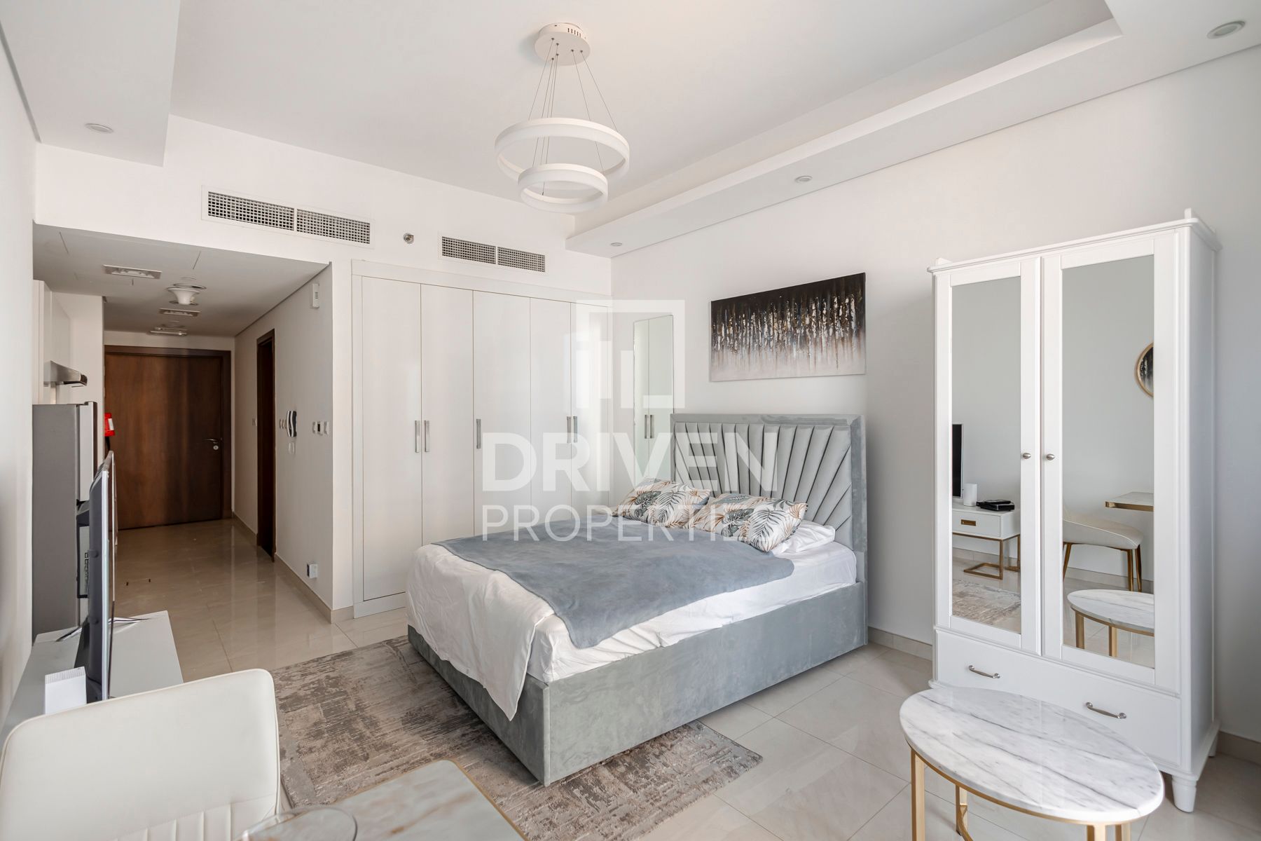 12 Cheques Furnished Ready to Move In