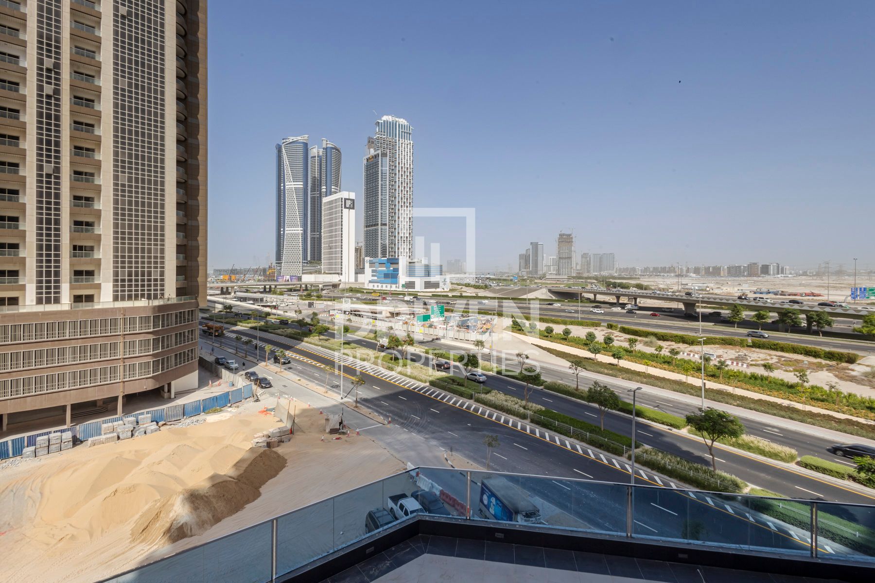 12 Cheques Furnished Ready to Move In