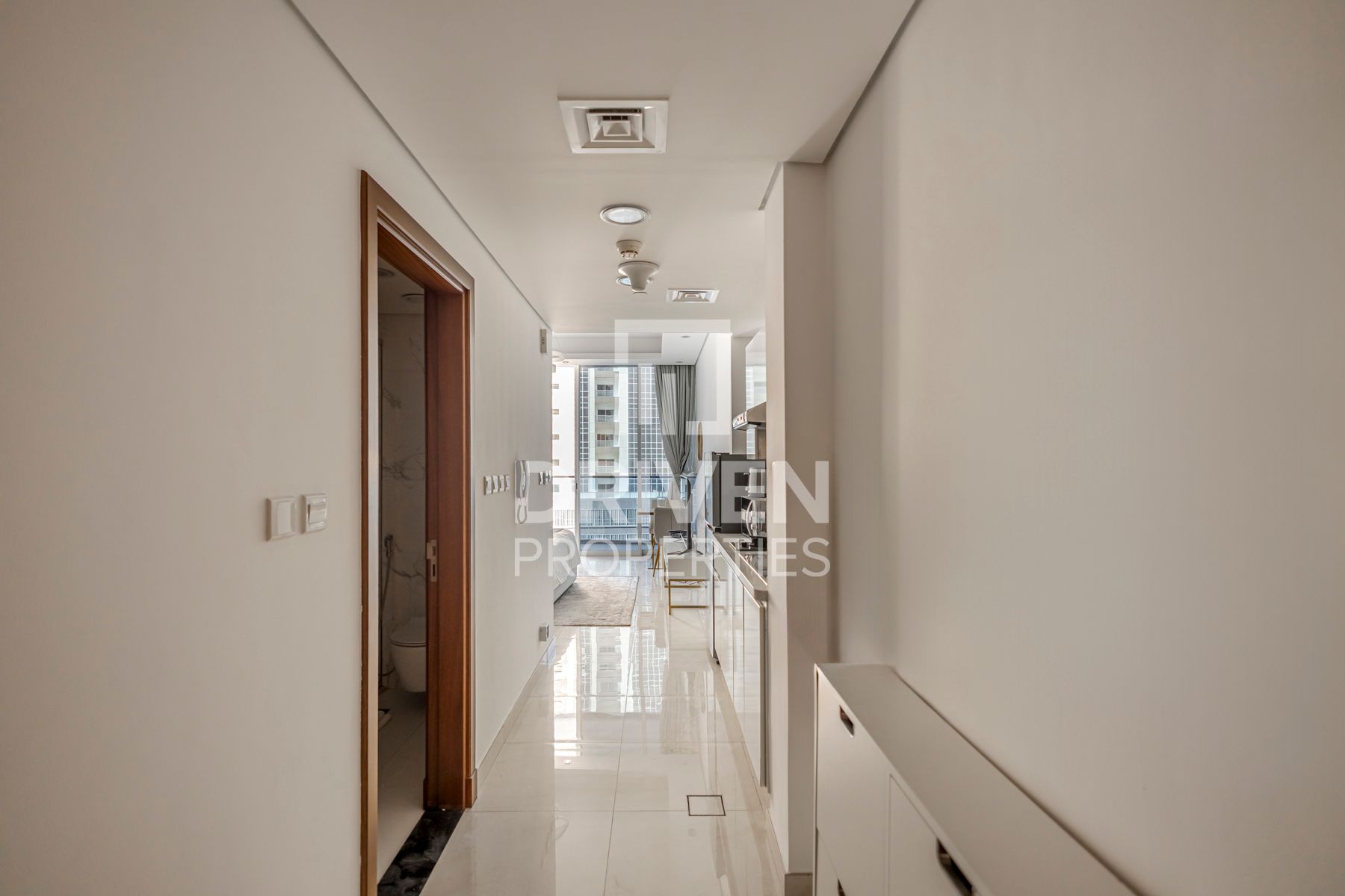 12 Cheques Furnished Ready to Move In