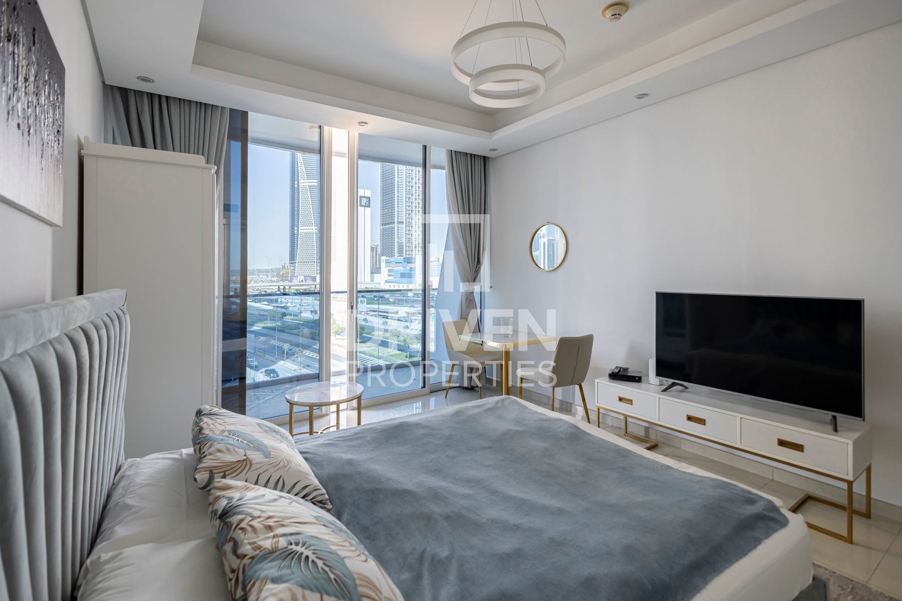 12 Cheques Furnished Ready to Move In