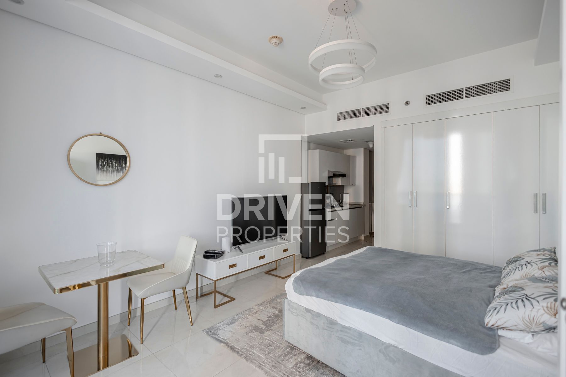 12 Cheques Furnished Ready to Move In