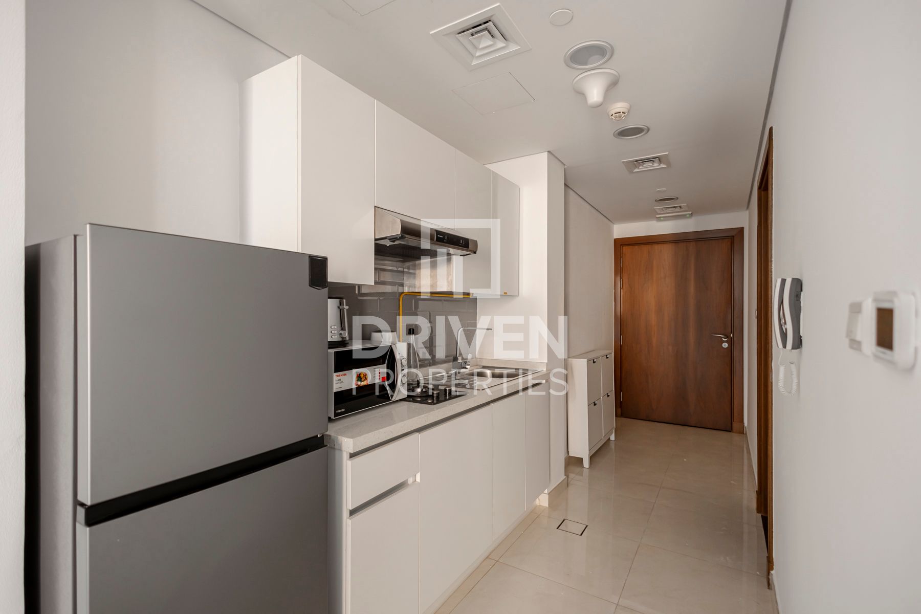 12 Cheques Furnished Ready to Move In