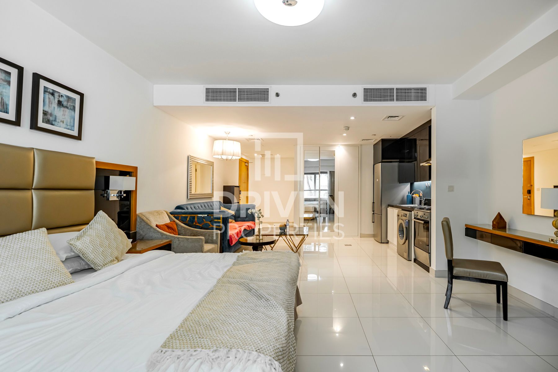 Furnished Studio Tenanted Great Layout