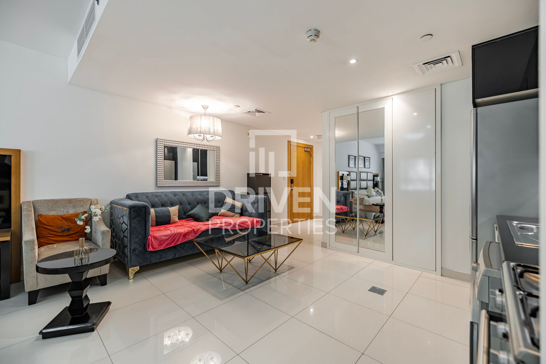 Furnished Studio Tenanted Great Layout