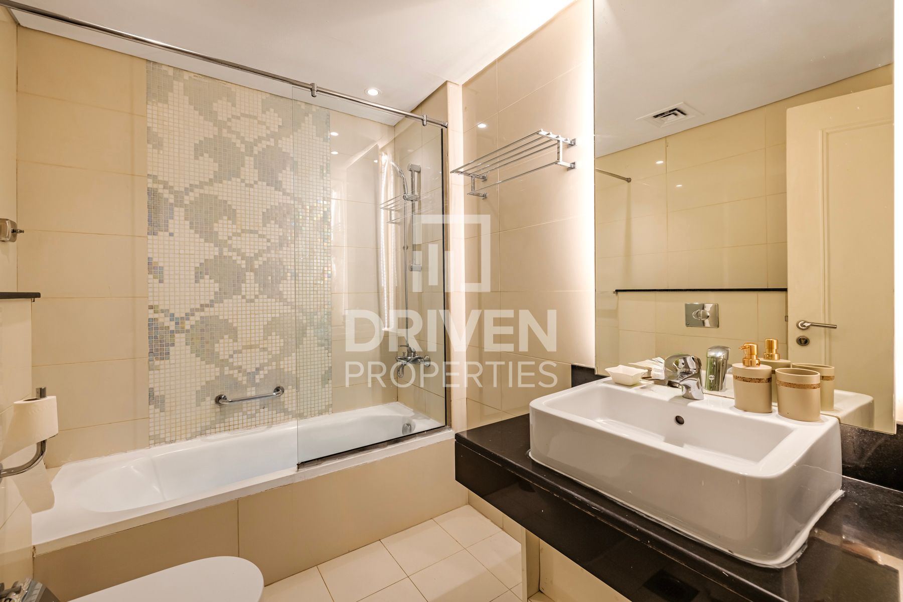 Furnished Studio Tenanted Great Layout