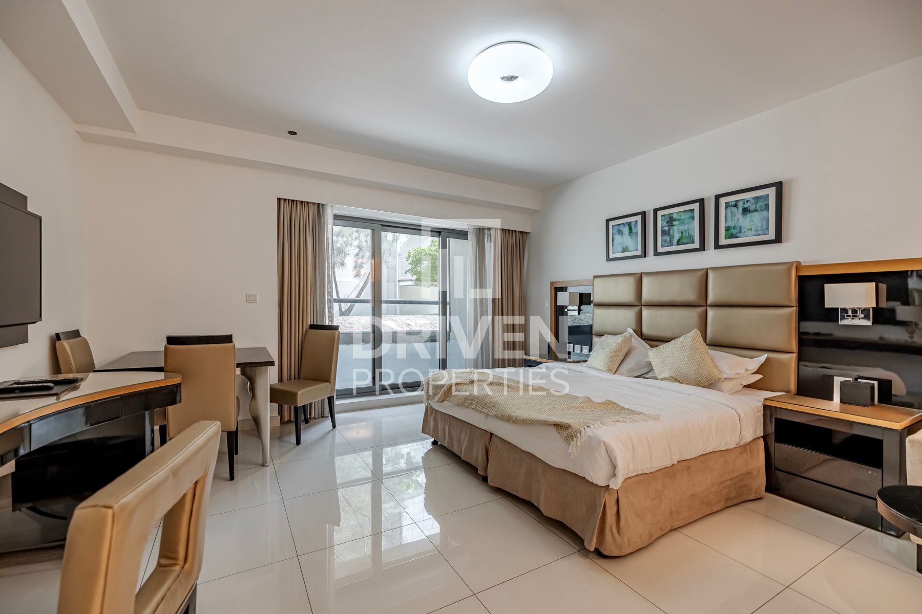 Furnished Studio Tenanted Great Layout