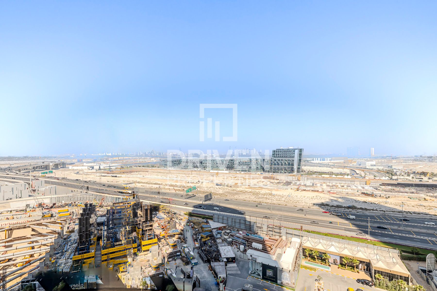 Vacant Large Layout  Fully Furnished