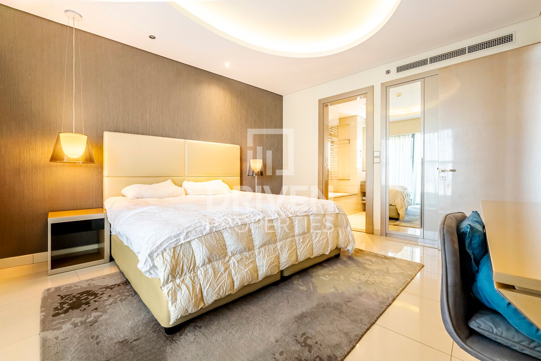 Vacant Large Layout  Fully Furnished