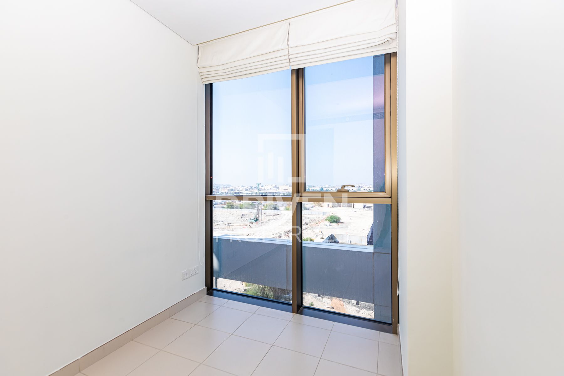 Corner Unit with 2 Parking Spacious Layout