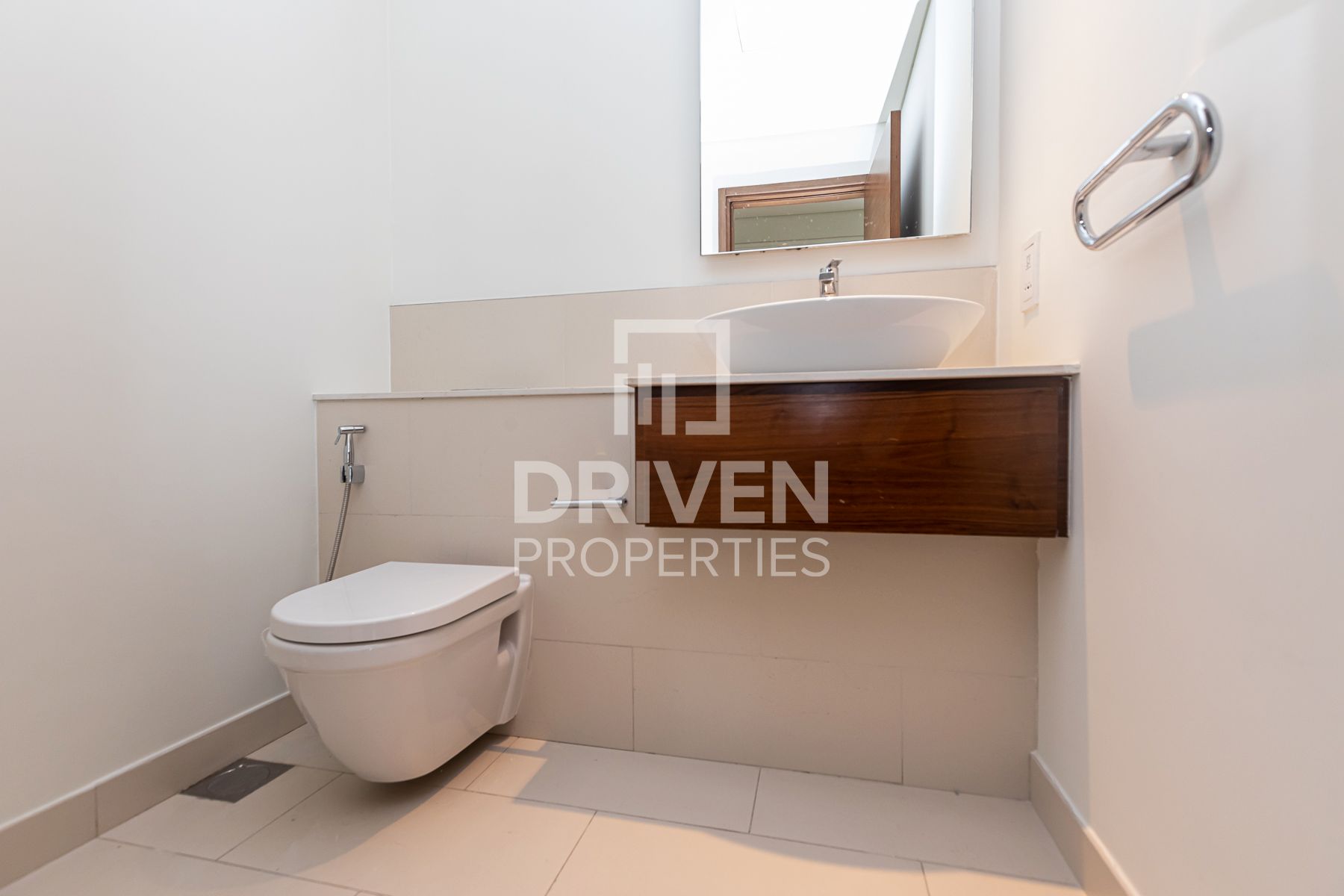 Corner Unit with 2 Parking Spacious Layout