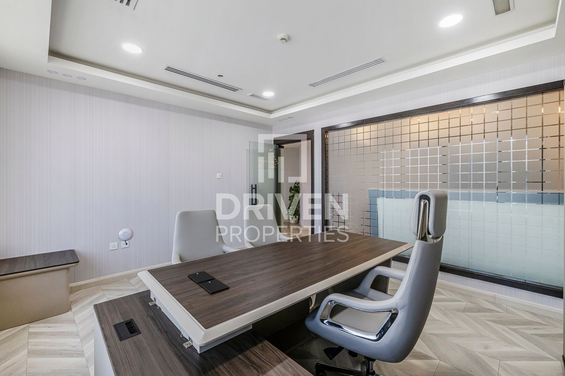 Combined Commodious Office Burj Khalifa View