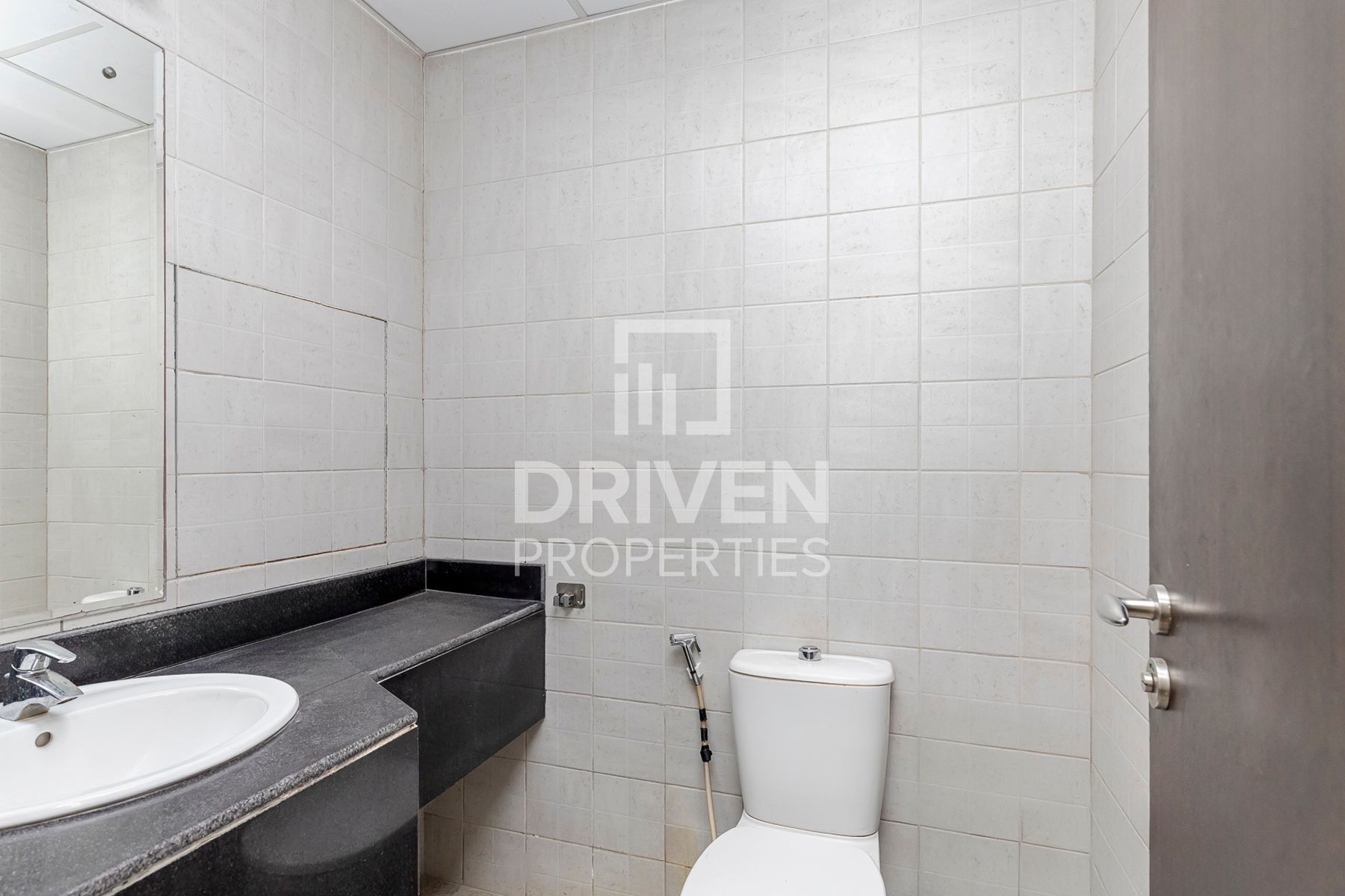 Open Layout High Rise Floor Office Vacant