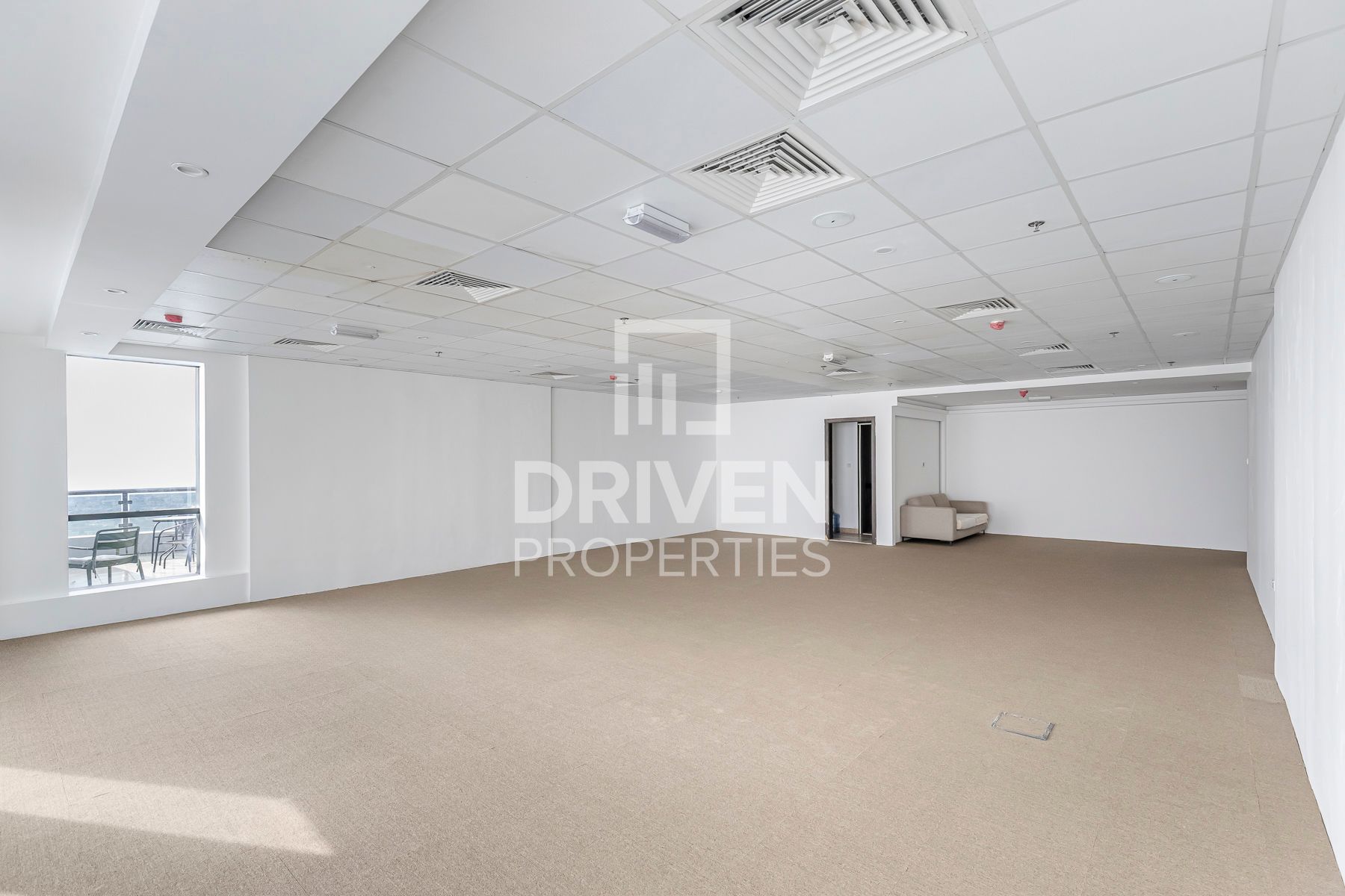 Open Layout High Rise Floor Office Vacant