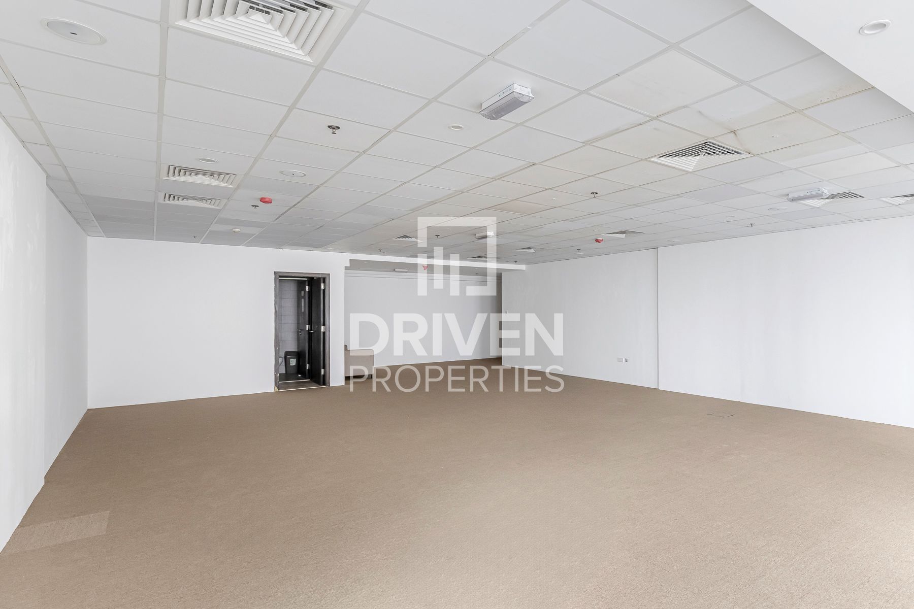 Open Layout High Rise Floor Office Vacant