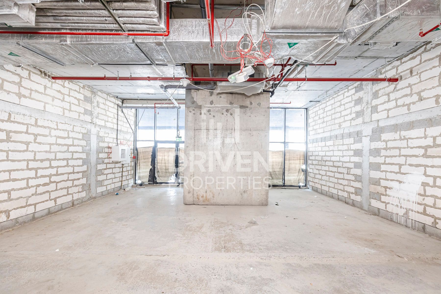 Glass-Front Retail Busy Walkway 30 Day Grace