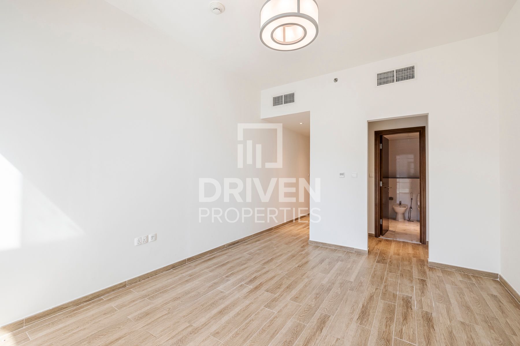 SZR View High Floor Spacious Vacant