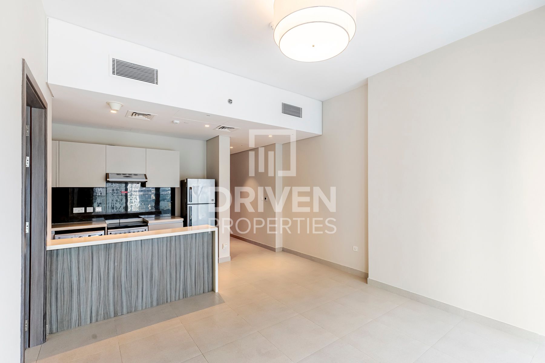 Prime Location Spacious Discounted Price