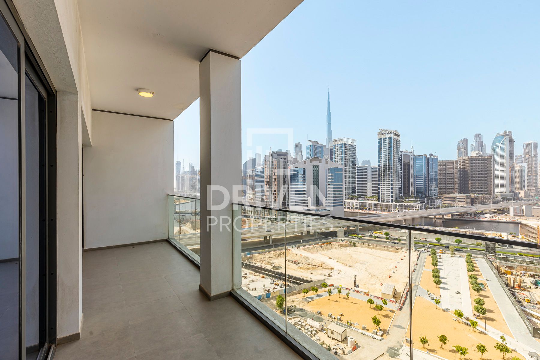 Prime Location Spacious Discounted Price