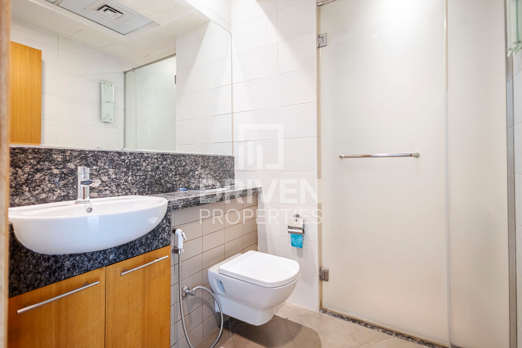 Stylish Studio Apartment Spacious Layout