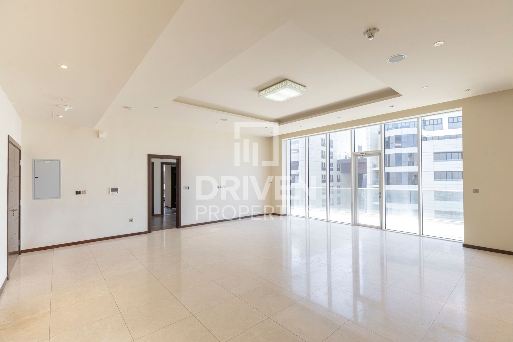3 bedroom apartment for sale in Emerald | Spacious Layout with Beach Access Vacant 3 bedroom apartment for sale in Emerald. Spacious Layout with Beach Access Vacant