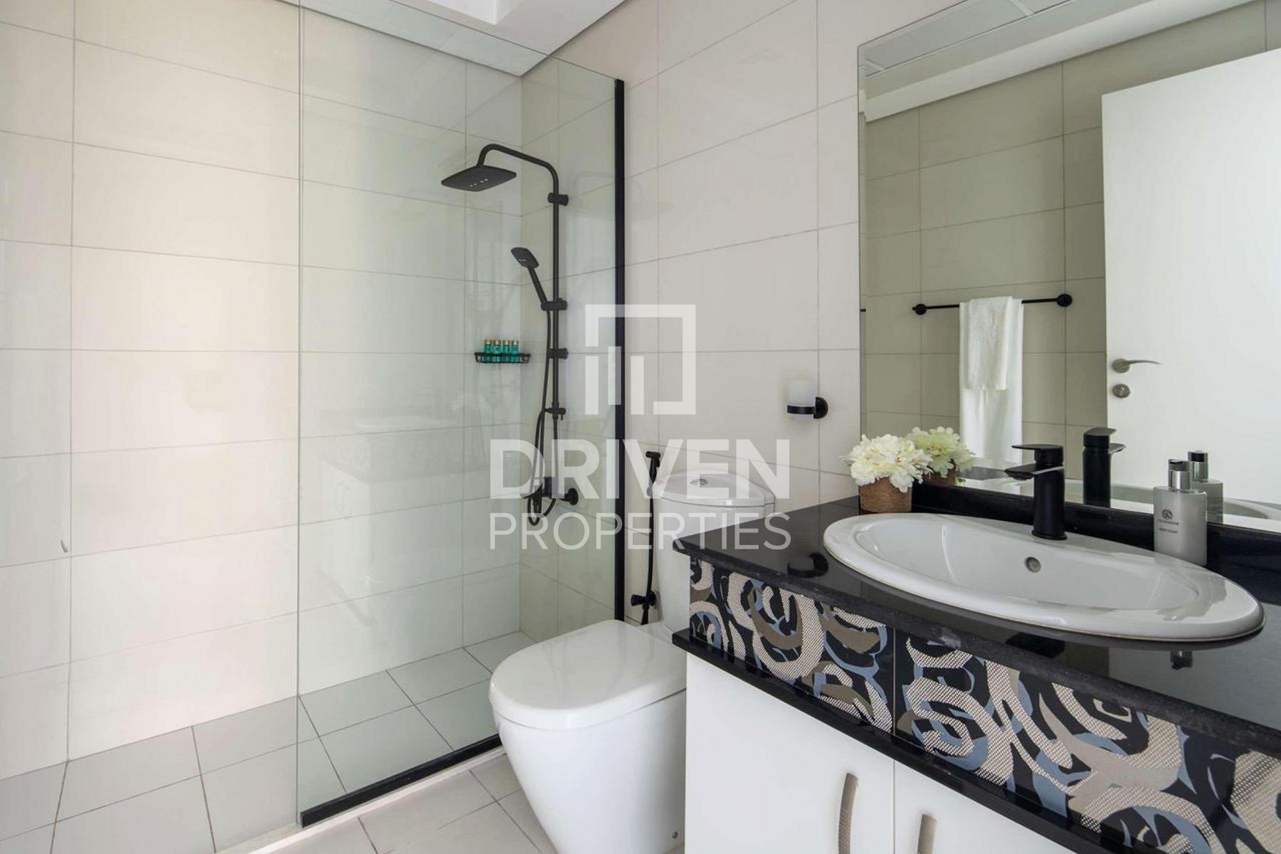 Fully Upgraded Apartment High ROI Water View