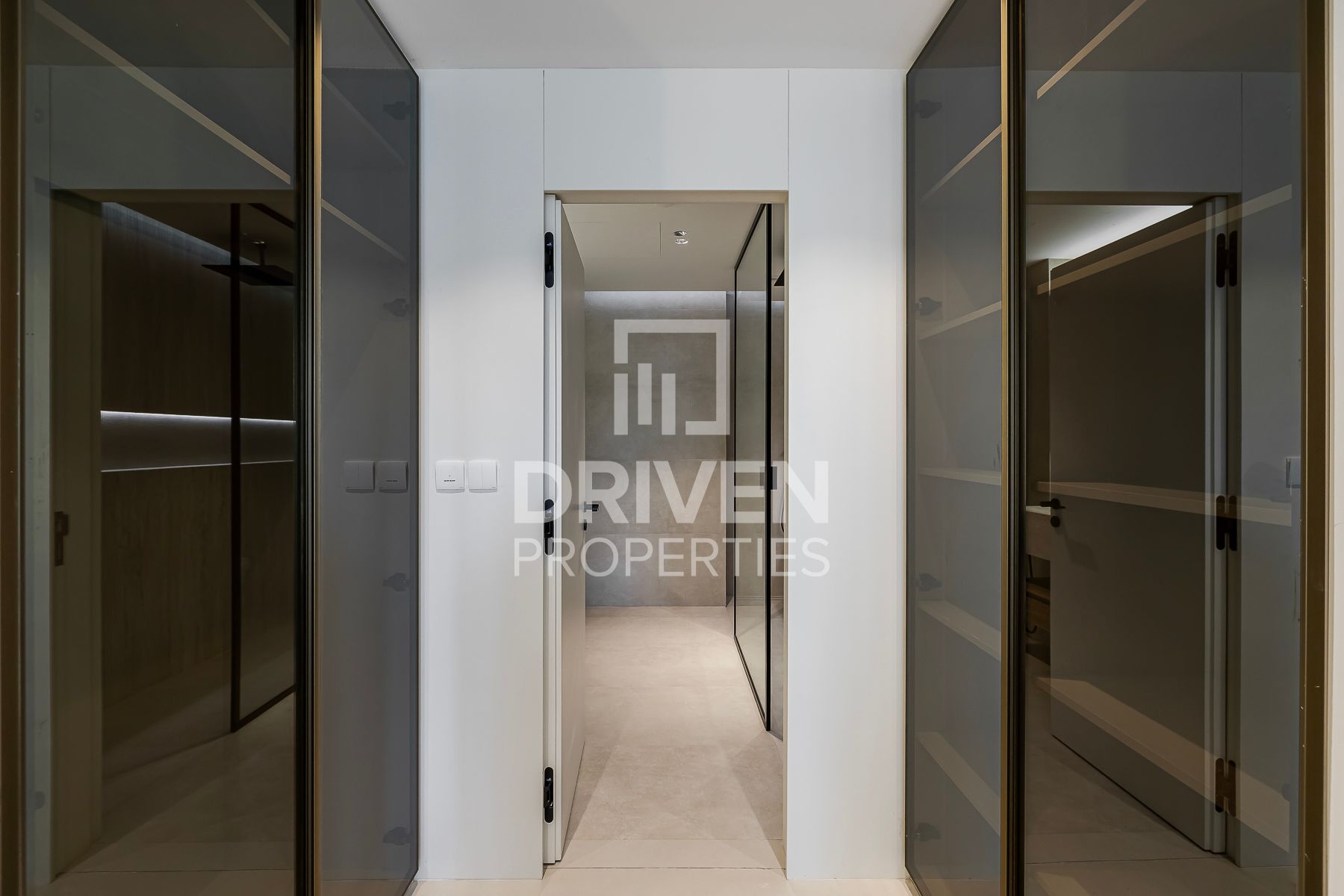 Upgraded Unit Furnished Ready to Move in