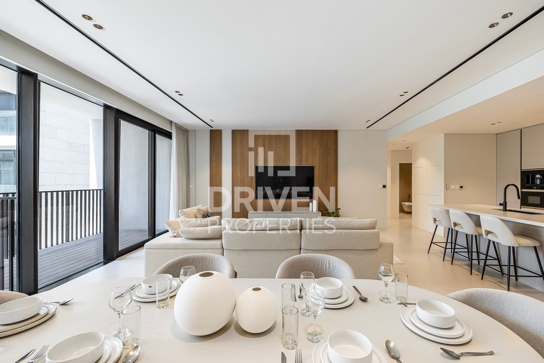 Upgraded Unit Furnished Ready to Move in